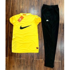Nike T-Shirt with Track Pants Assorted Colours Nike T-Shirt with Track Pants Assorted Colours